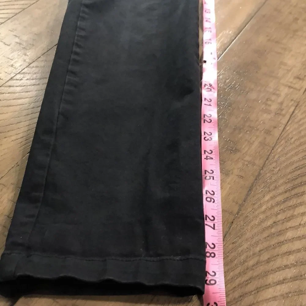 Urban Outfitters’ Cotton Straight Leg Flat Front Khakis 30” Waist 29 1/2” inseam